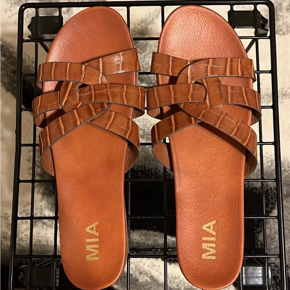 MIA brown reddish brown criss cross jazzlyn slide sandals